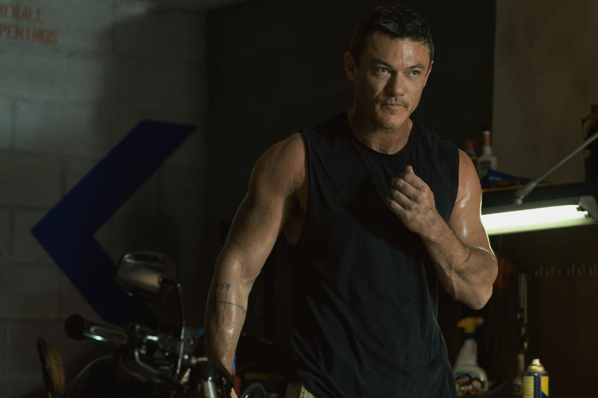 Luke Evans | Train Like