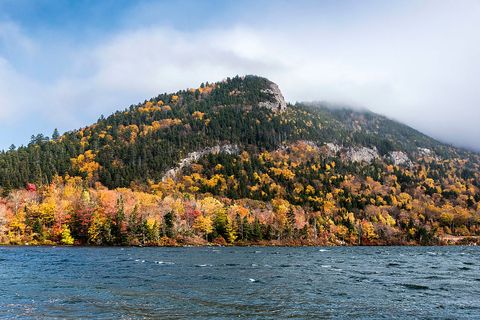 fall foliage echo lake in franconia notch state park