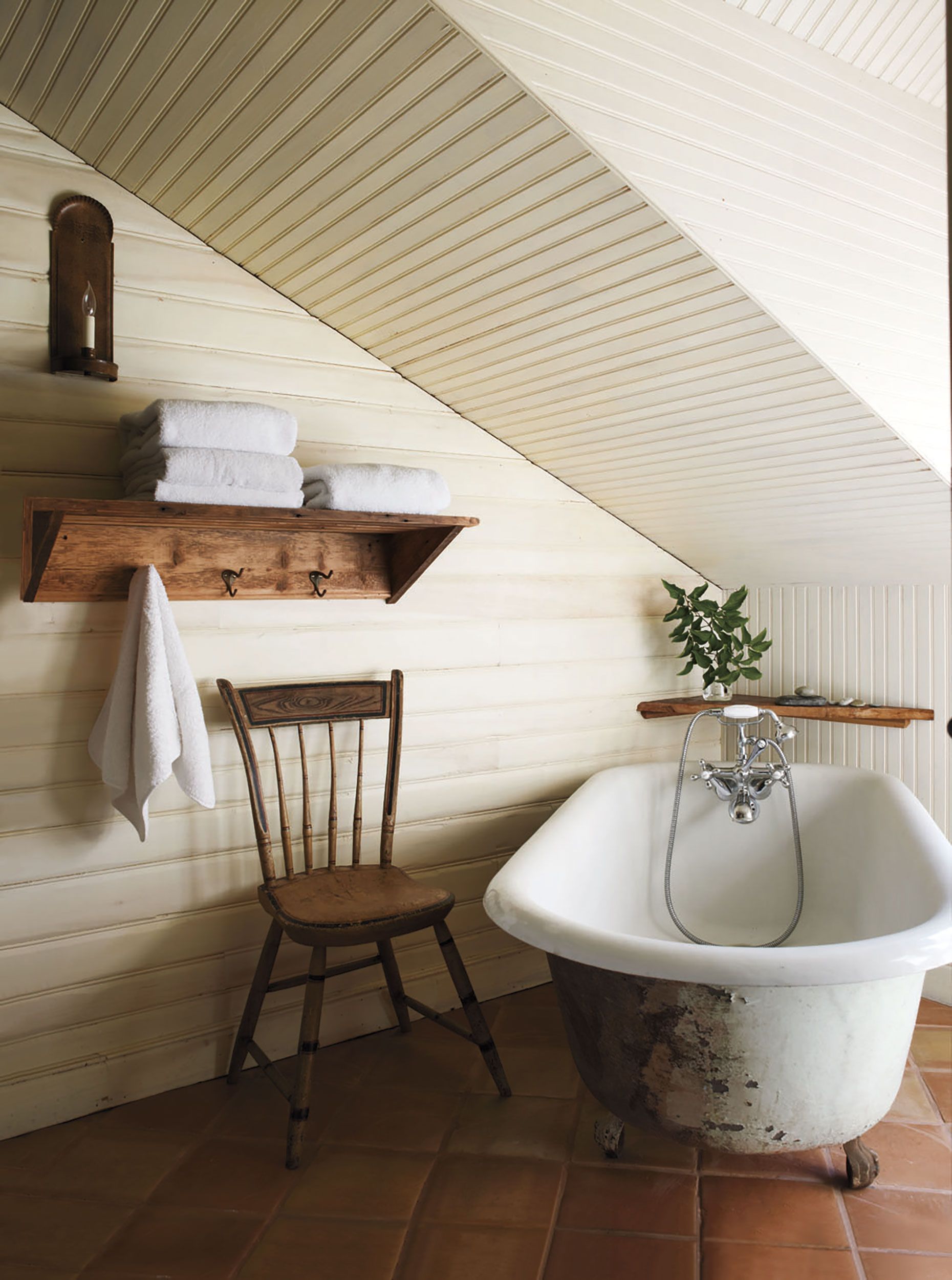 11 Tips on How to Make Small Bathroom Feel Big