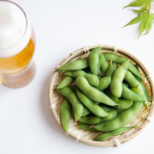 枝豆,ビール,最高のおつまみ,ダイエット中,edamame on the plate