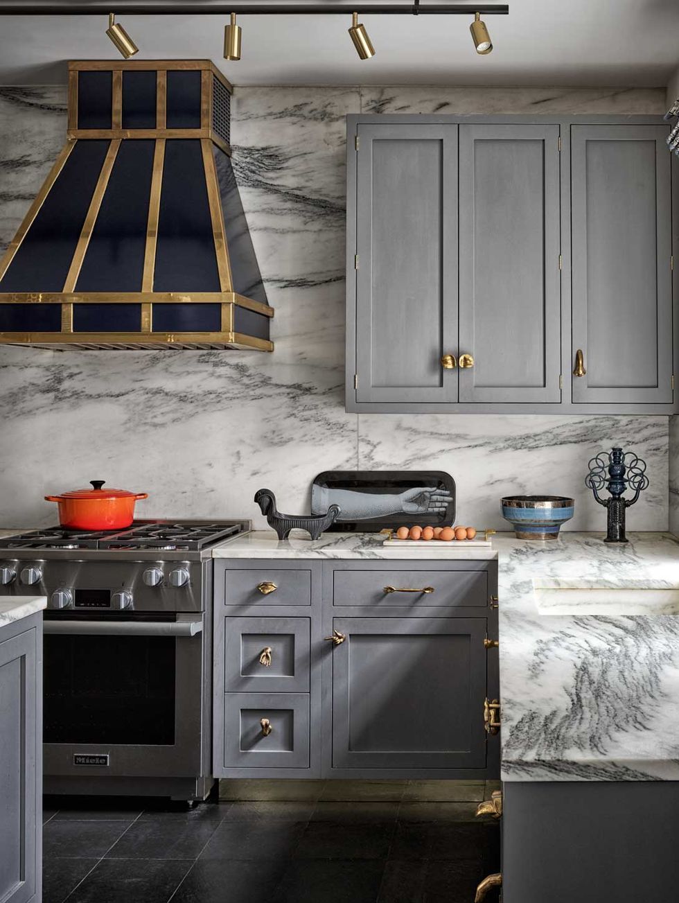 Latest kitchen Cool Greys Shade: Energize Your Space
