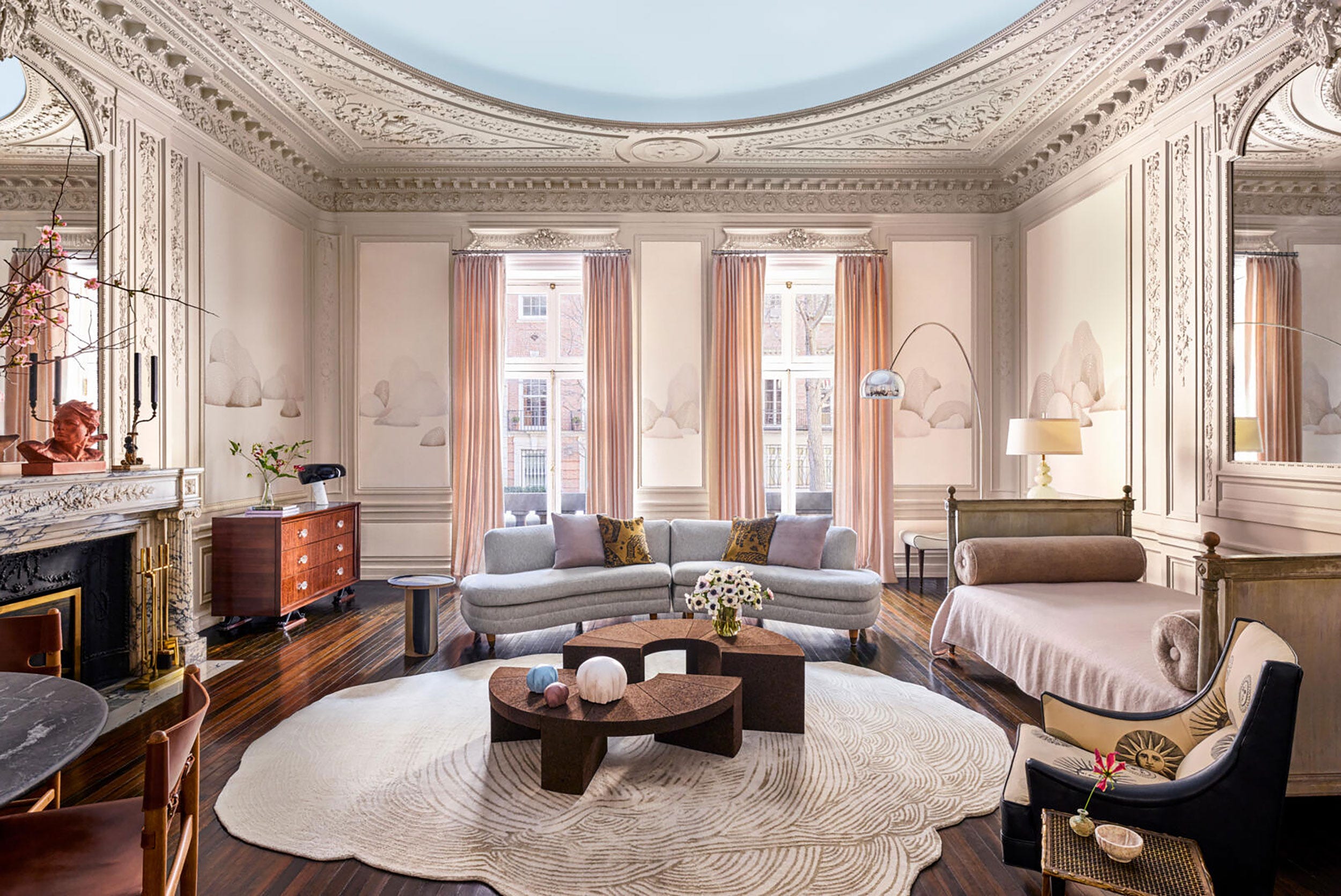 Is This the World's Most Glamorous One-Room Home?