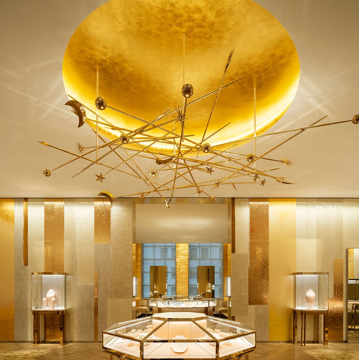 i heart interiors: Louis Vuitton Window Display :: Box of