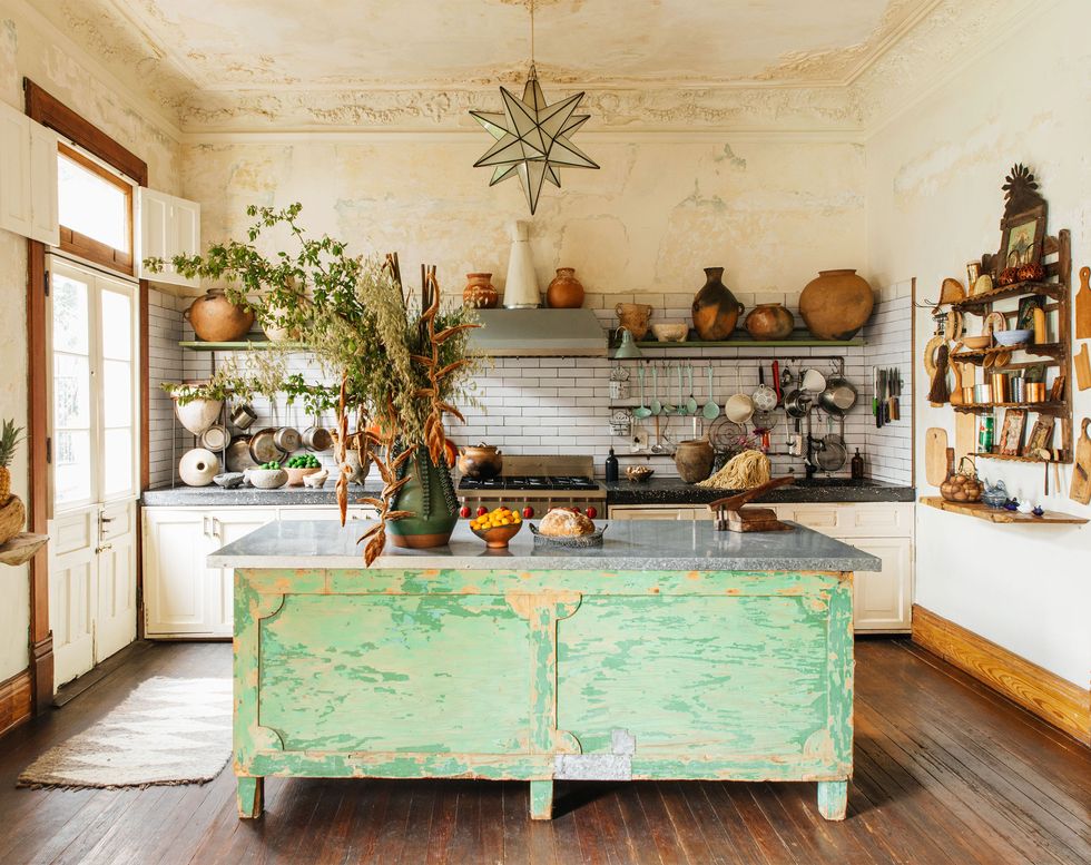 Home Inspiration: 11 Rustic Kitchen Islands with Seating