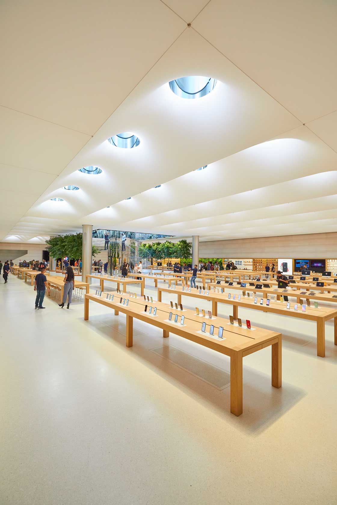 The Newly Reopened NYC Apple Flagship - New York Apple Store Photos