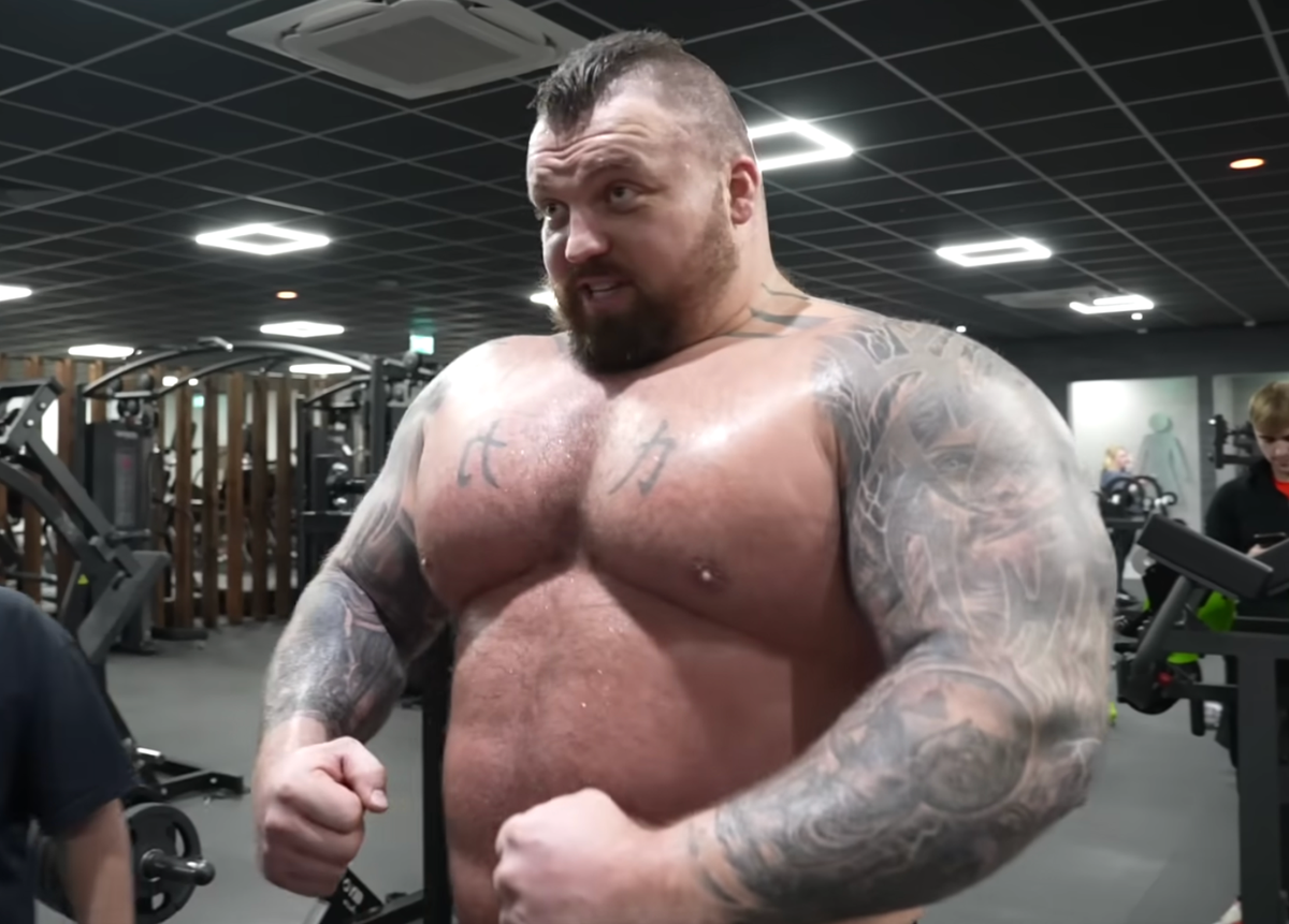 Watch Eddie Hall Try to Get ‘World’s Biggest Pump’ on Chest Day