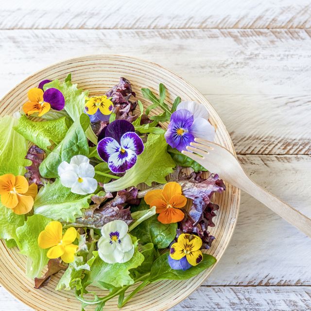 Fresh Edible Flowers - Violas, Mixed