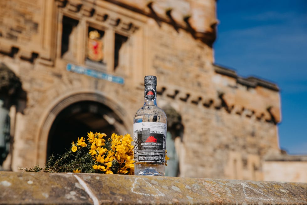edinburgh castle edinburgh gin