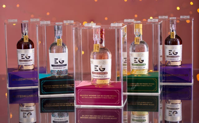 Drink, Product, Glass bottle, Liqueur, Distilled beverage, Bottle, Alcoholic beverage, Alcohol, Whisky, Wine bottle, 