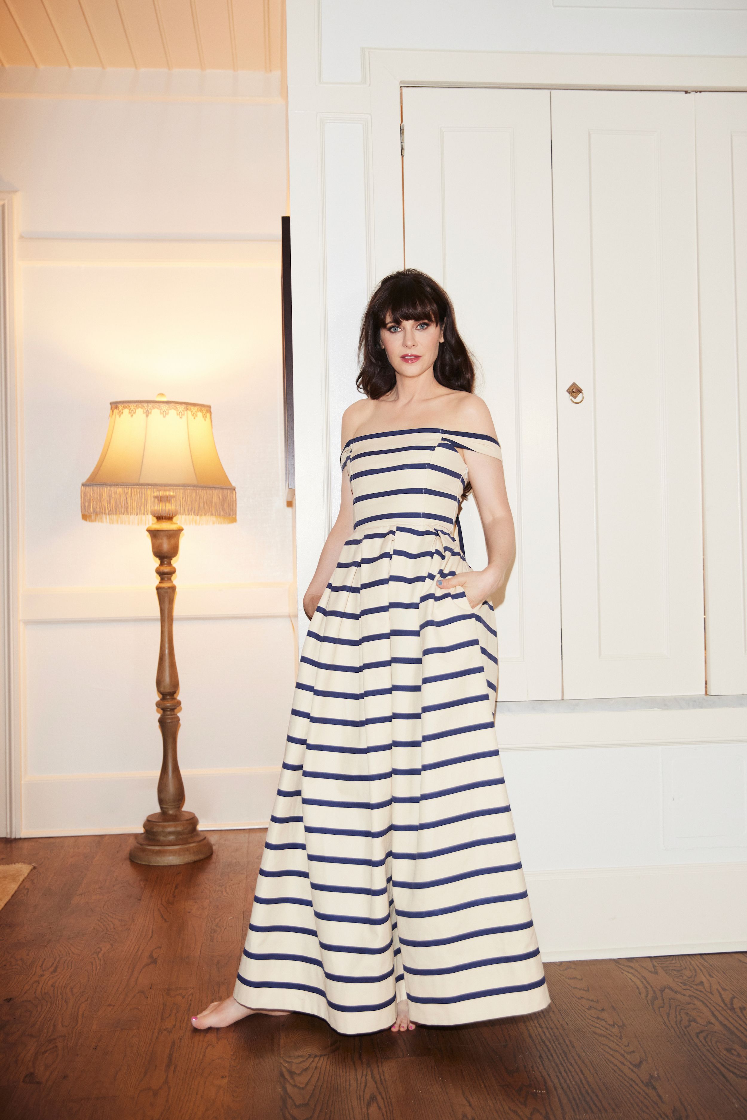 Zooey Deschanel Gets Ready For Rosie Assoulin RTW Spring 2024 Show At NYFW   Edit3 6501e34a15e19 