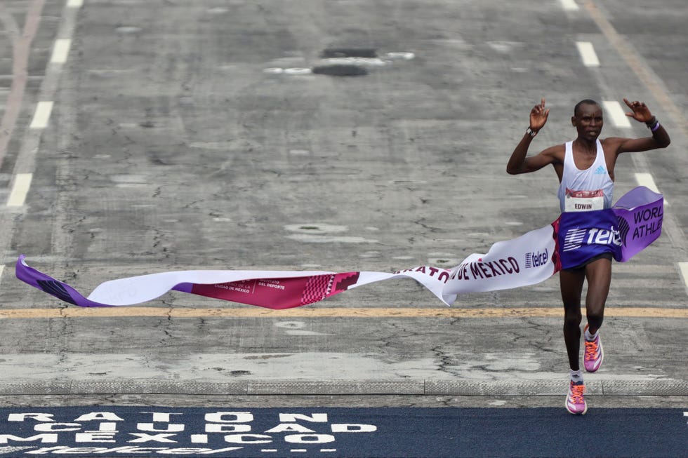 edwin kiptoe gana el maratón de méxico