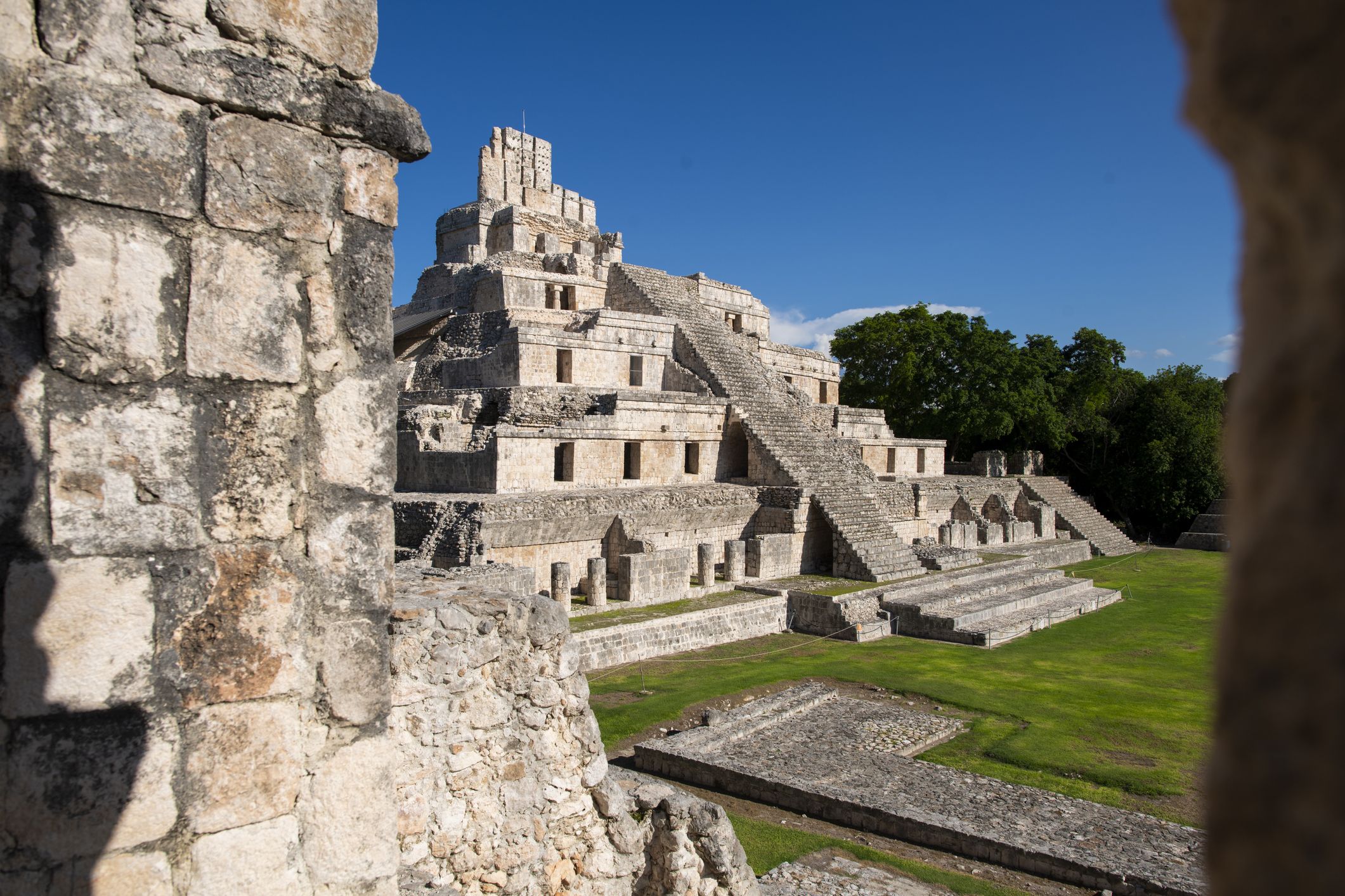 edzna-mayan-temple-royalty-free-image-1748985537.pjpeg