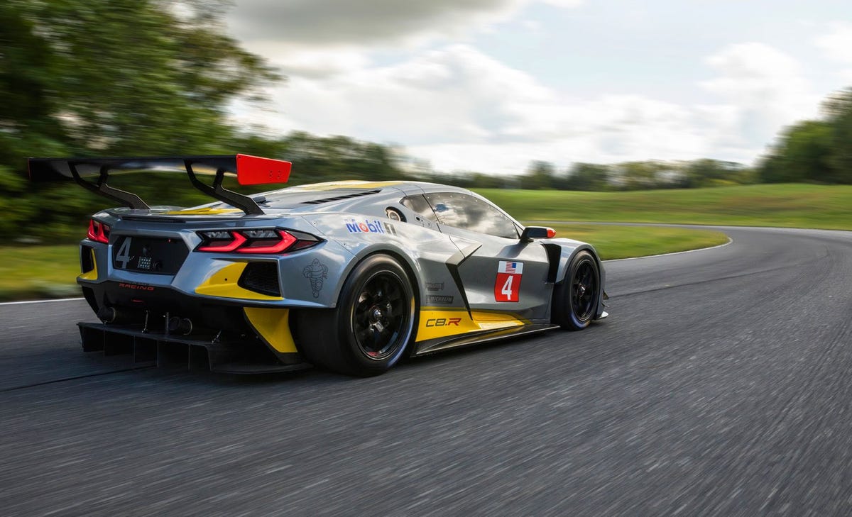 www.roadandtrack.com