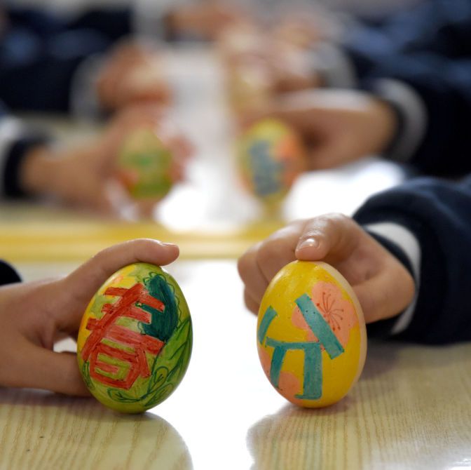 hebei, china march 18 china mainland outchildren are painting and standing eggs to welcome the solar term spring equinox on 18th march, 2021 in handan,hebei,chinaphoto by tpggetty images