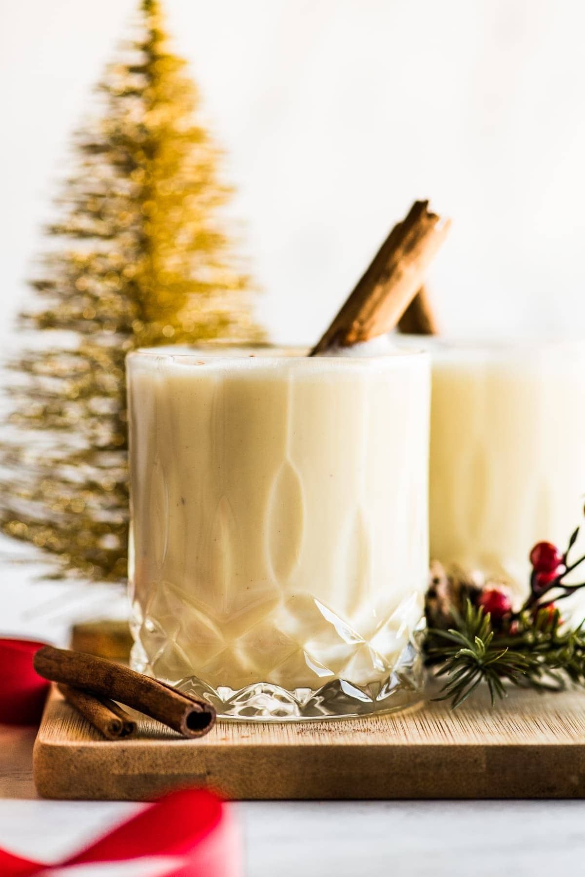 20 Festive Eggnog Cocktails - Spiked Eggnog Recipes