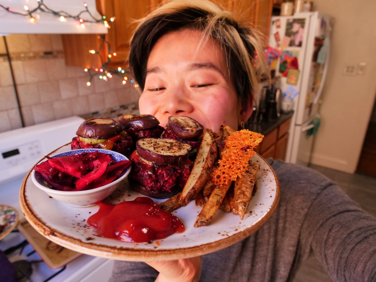 preview for Here's How I Cooked 8 Meals For 2 In NYC For Just $15