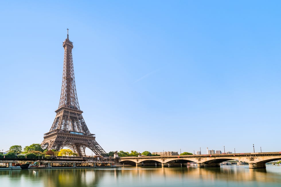 eiffel tower and seine river in the morning, paris, france