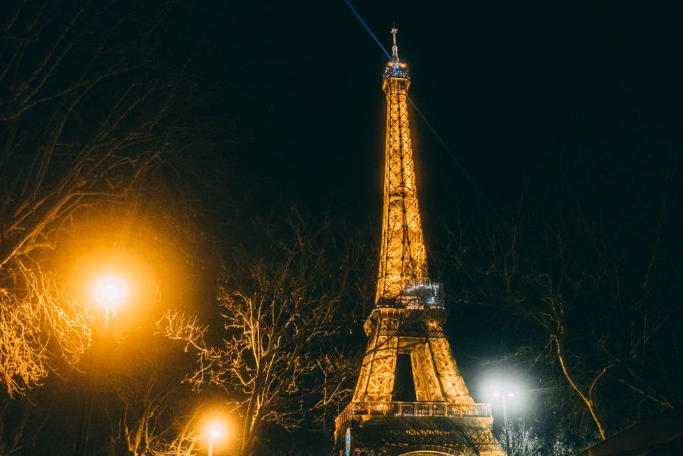paris tourist attractions prepare for a record year in tourism