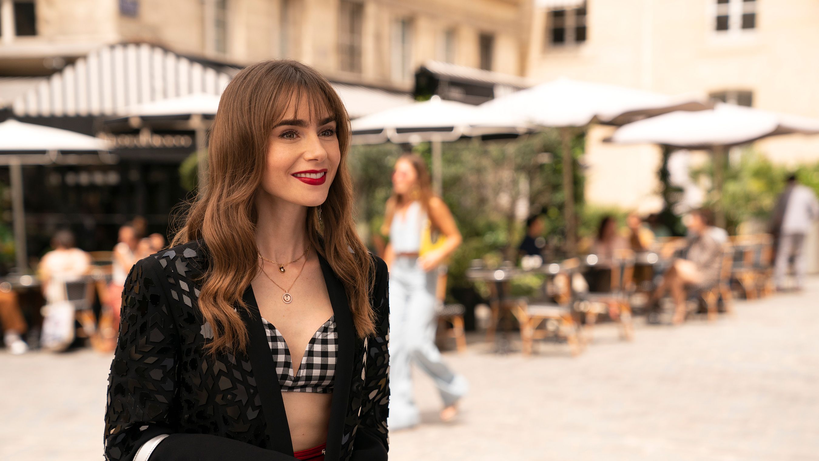  Emily in Paris: Season One : Darren Star, Lily Collins: Movies  & TV
