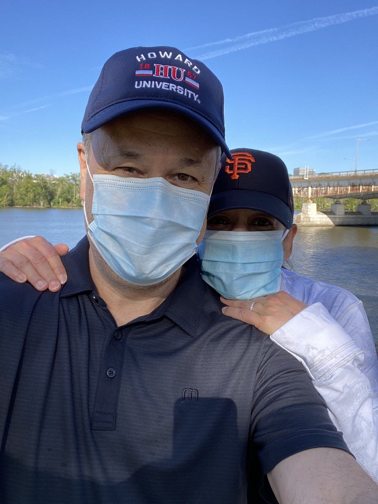米副大統領カマラ・ハリスの夫、ダグラス・エムホフってどんな人