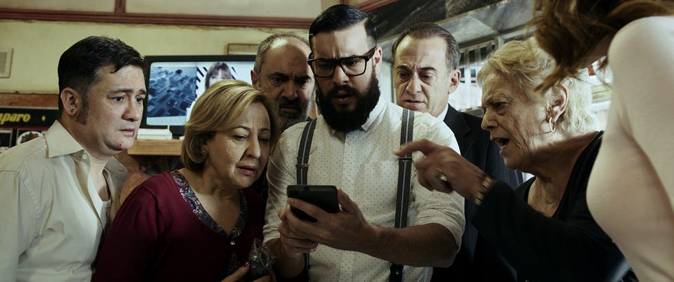 secun de la rosa, carmen machi, mario casas y terele pávez en "el bar"