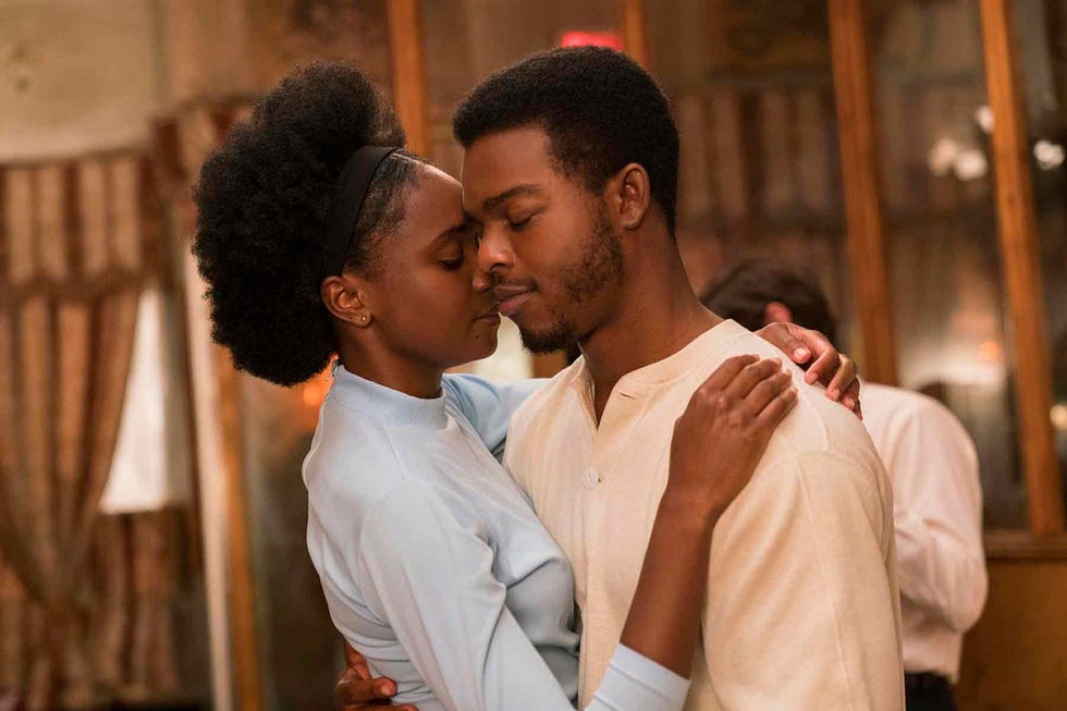 Kiki Layne y Stephan James