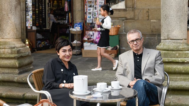 el caso asunta l to r candela pena as rosario, tristan ulloa as alfonso in episode 01 of el caso asunta cr manuel fernandez valdes netflix 2023