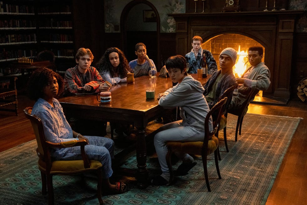 the midnight club l to r adia as cheri ian, igby rigney as kevin, annarah cymone as sandra, iman benson as ilonka, aya furukawa as natsuki, ruth codd as anya, sauriyan sapkota as amesh, chris sumpter as spencer in episode 102 of the midnight club cr eike schroternetflix © 2022