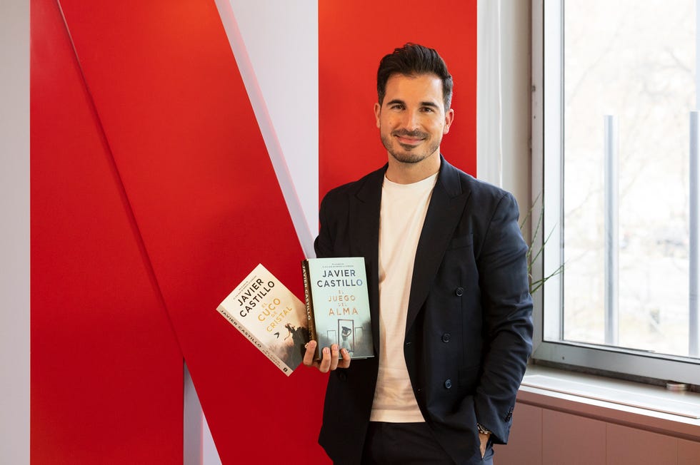 javier castillo anuncia dos nuevas adaptaciones de sus libros en netflix