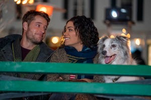 the noel diary l to r justin hartley as jake, barrett doss as rachel in the noel diary cr kc baileynetflix © 2022