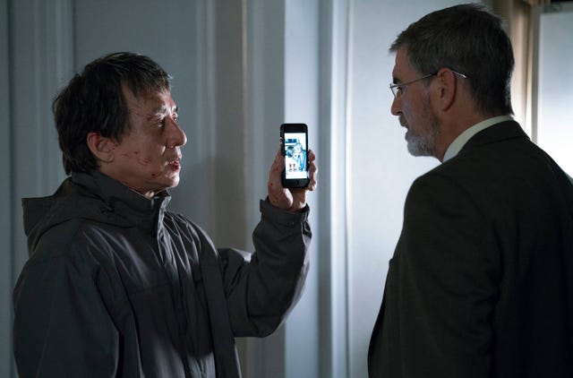 El extranjero (2017) película Jackie Chan y Pierce Brosnan