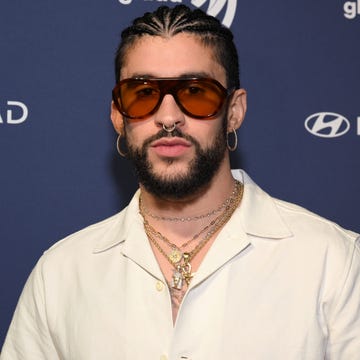 el-muerto-film-bad-bunny-fidanzata-kendall-jenner-canzoni-where-she-goes-tour-italia-2023 el muerto, slitta lo spin off di spider man con bad bunny