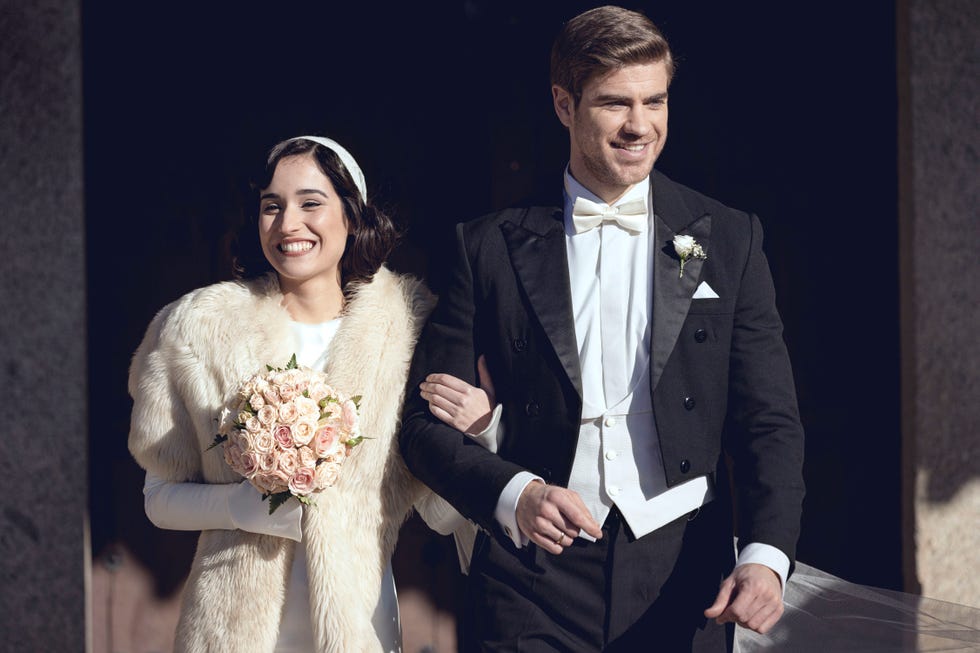 sara sanz y adrian pedraja en 'el secreto de puente viejo'