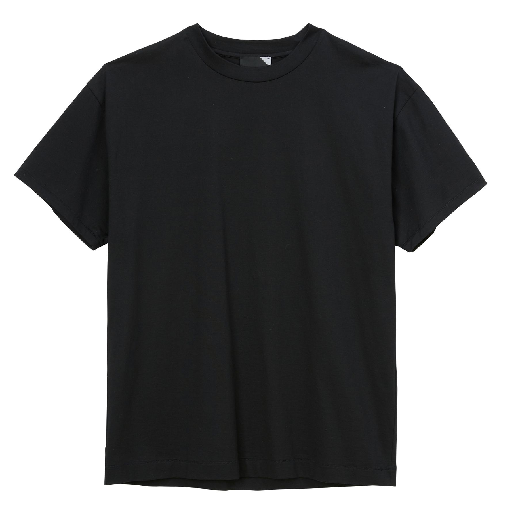 絶対使える白Tシャツ＆黒Tシャツ！ エディター＆スタイリストが