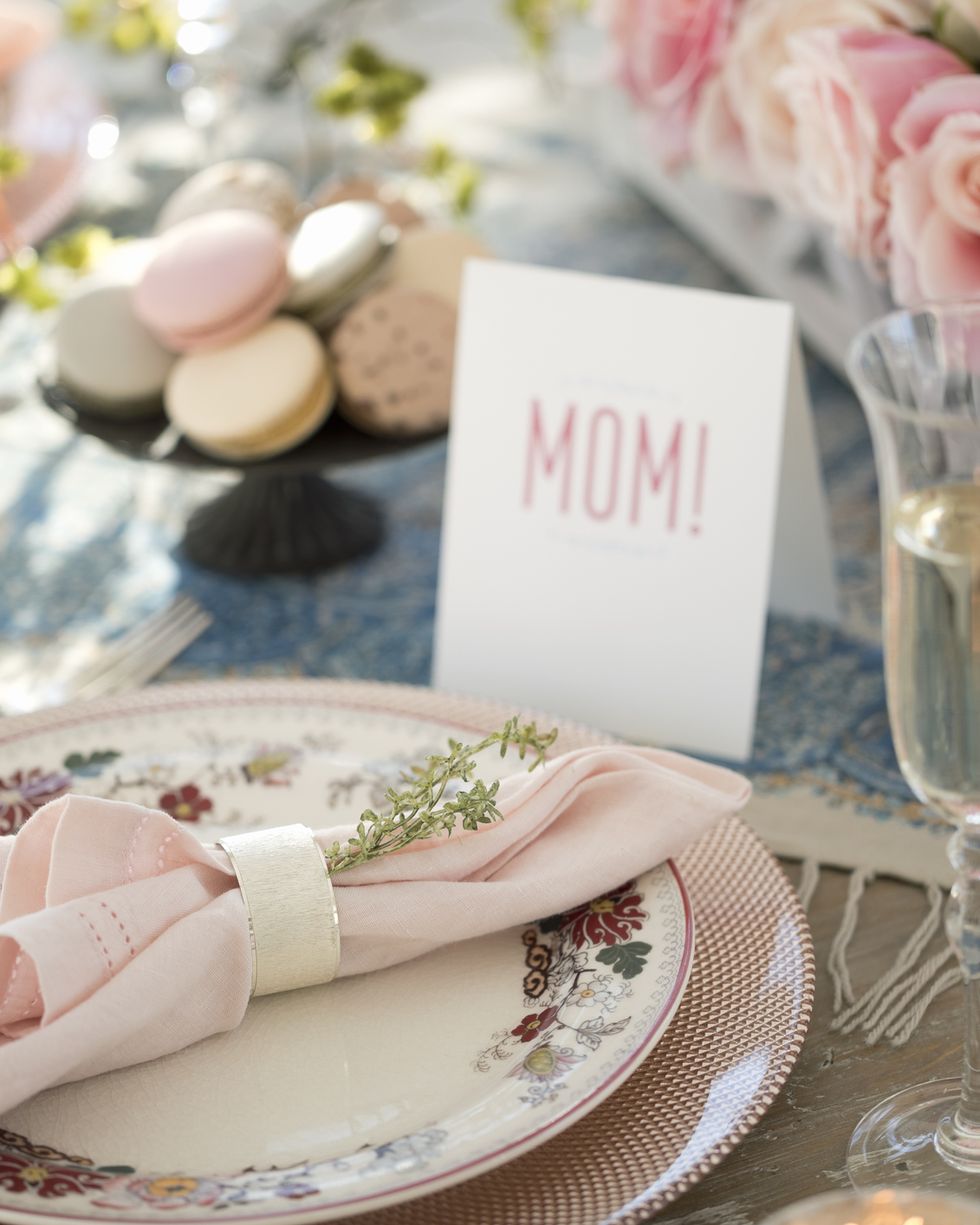 elegant mother's day dining table