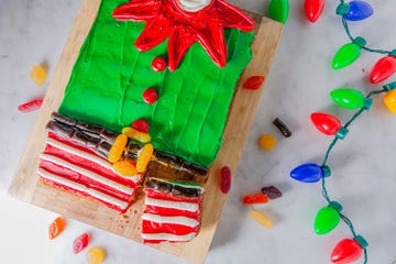 elf jumper poke cake