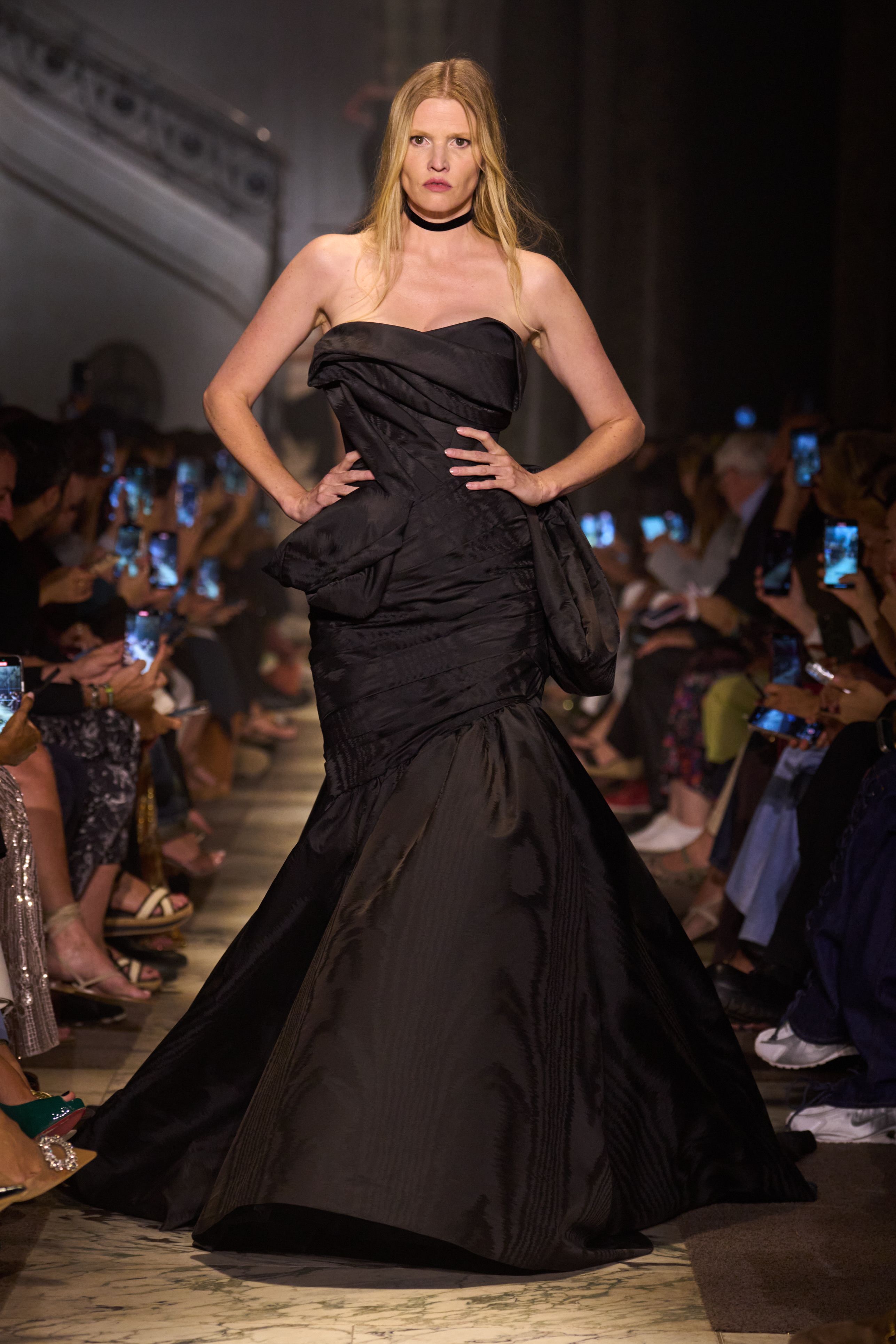 エリー サーブ(ELIE SAAB)コレクション一覧｜ELLE ONLINE[エル