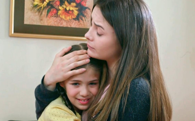 tras resistir a su secuestro, melek y elif se reencontraron con macide y su familia