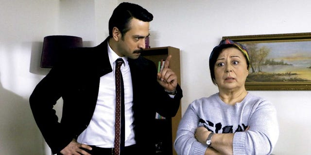 safak presionó a su madre para que aceptase su enlace con jülide