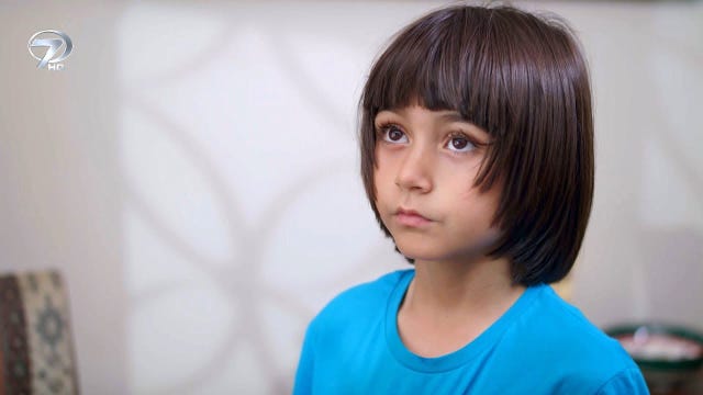 el pequeño roba las preguntas del examen de safak para sacar buena nota
