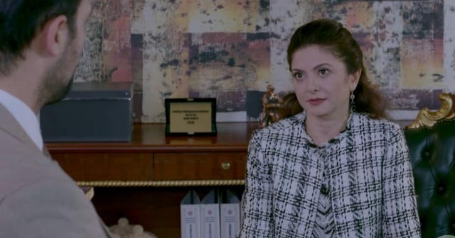 rafael persigue a fernanda al confundirla con un ladronzuelo