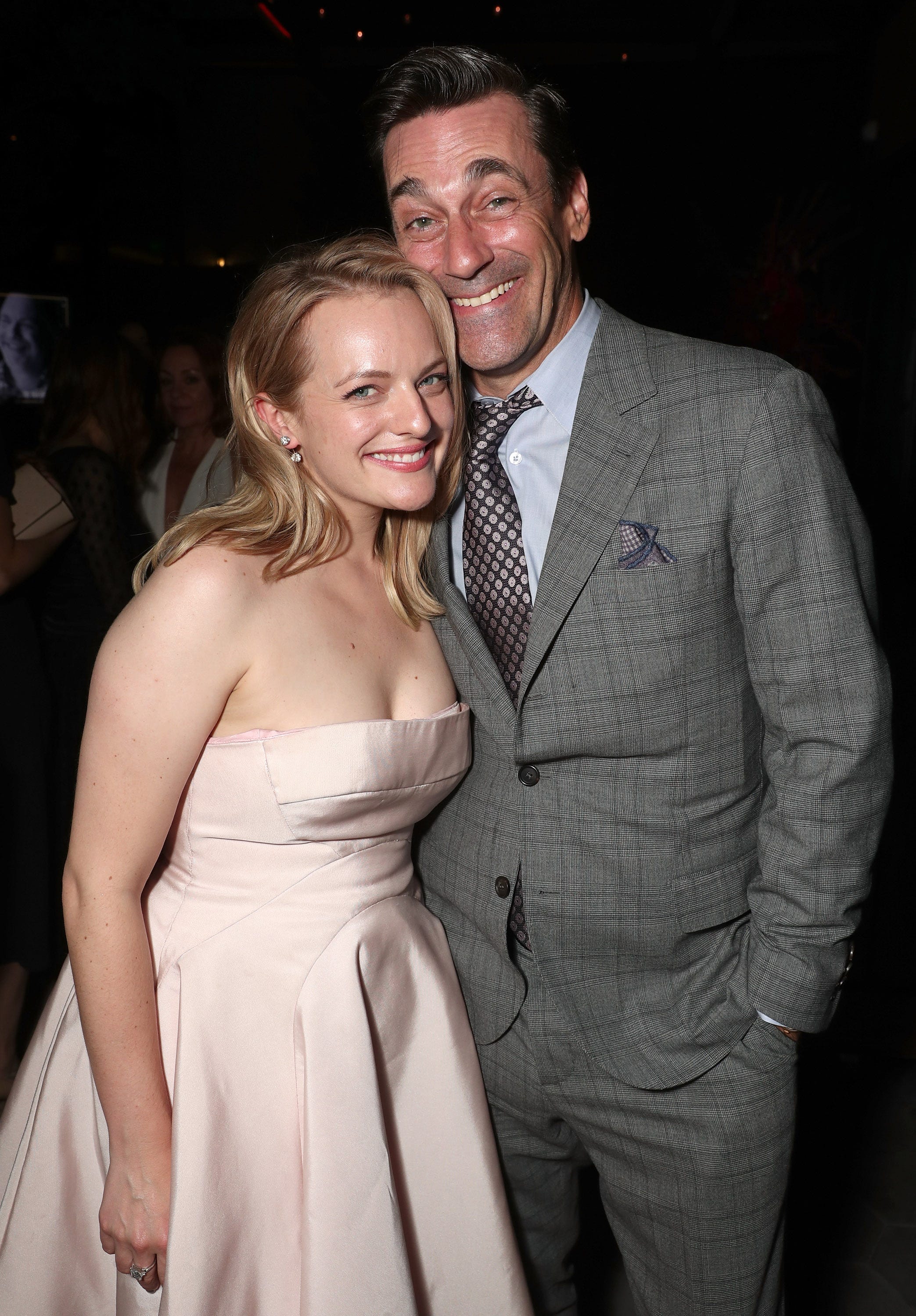 Jon Hamm'S Mad Men Co Star Reveals A Hilarious Bed Scene - j9yr7up