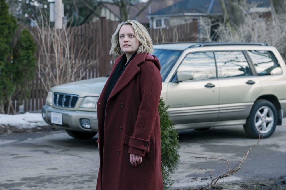 elisabeth moss as june, the handmaid's tale season 4 finale