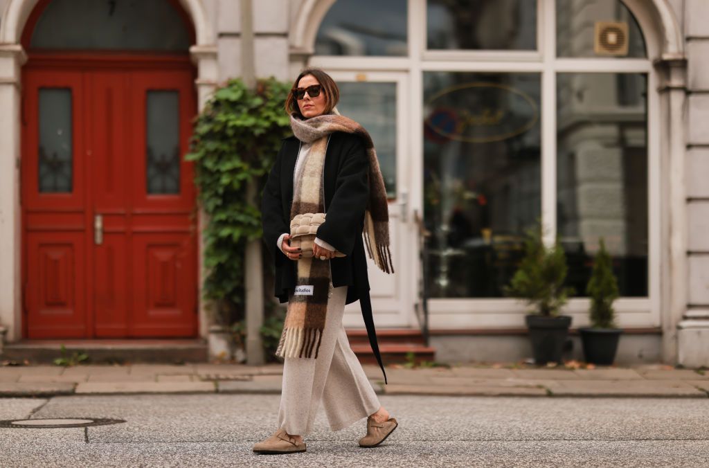How to Style Birkenstock Boston Clogs Like Fashion Person