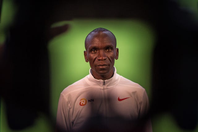 Eliud Kipchoge participa en el Maratón de Londres el 28 de abril