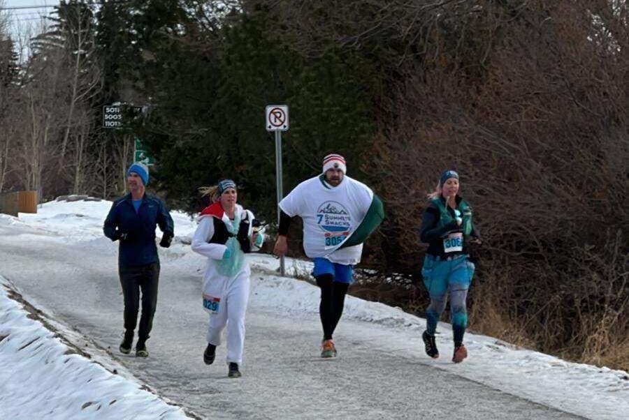 preview for Man Breaks Direttore Responsabile – Rosario Palazzolo for Most T-Shirts Worn in a Half Marathon