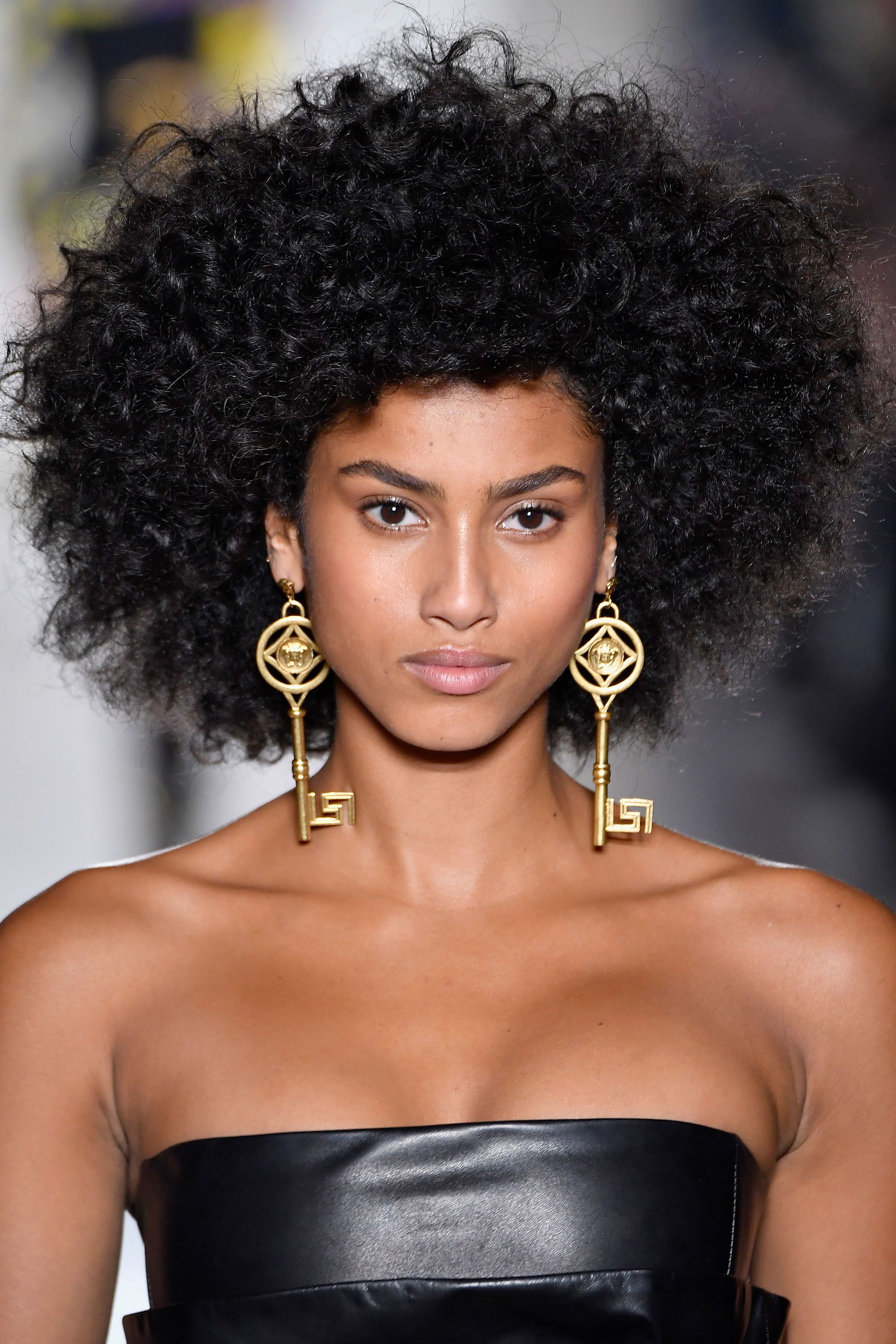 The Best Medium-Length Naturally Curly Hairstyles