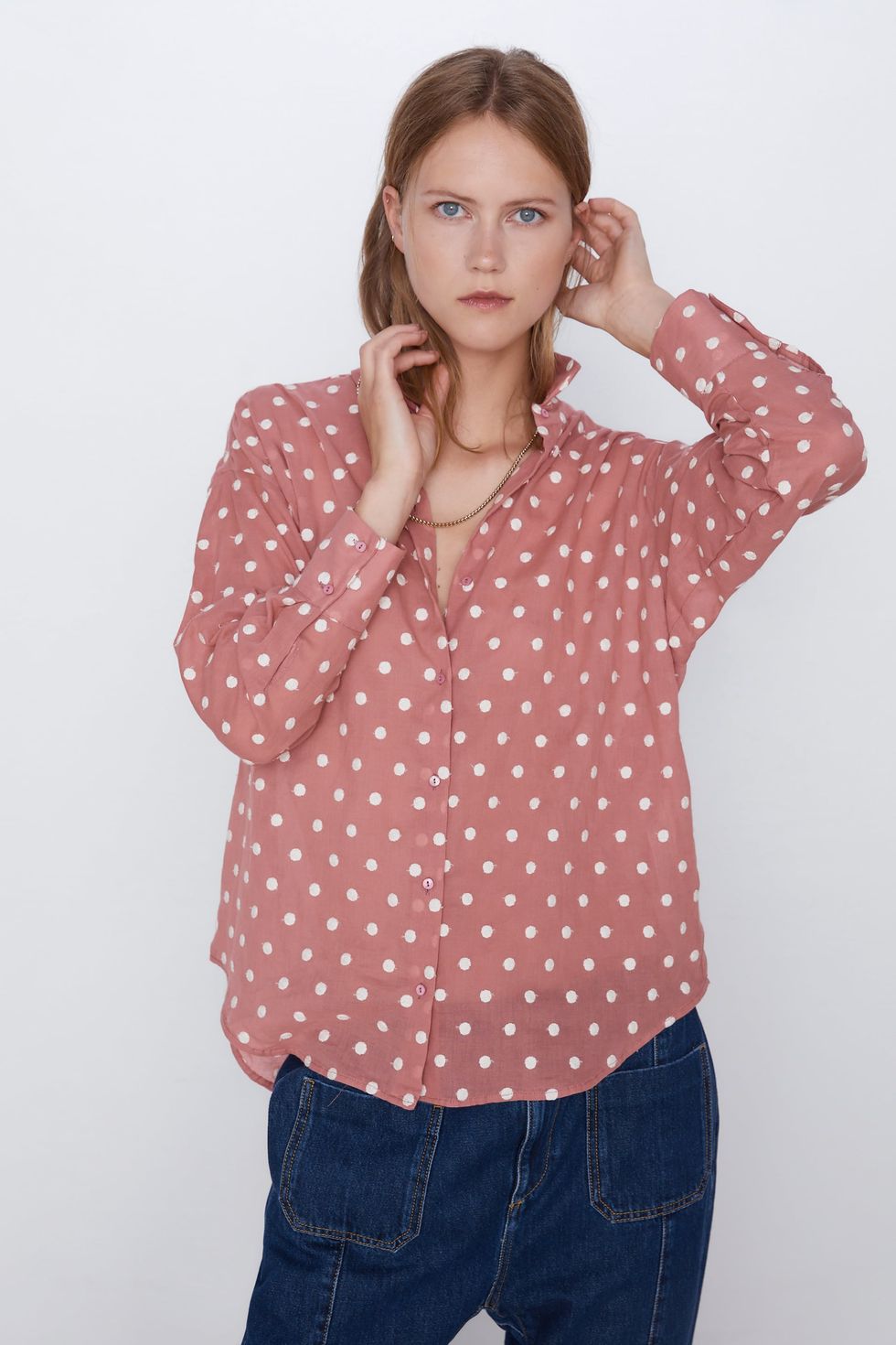 La camisa de Zara que ha enamorado las redactoras de Elle