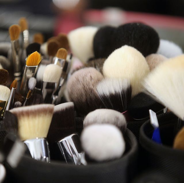 Las cinco brochas que tienen todos los profesionales y que ahora tienes que  conocer para un maquillaje perfecto