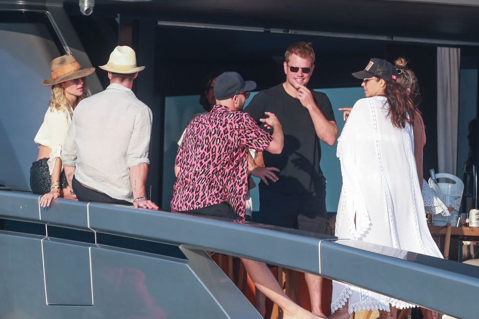 Elsa Pataky y Chris Hemsworth con Matt Damon en Ibiza
